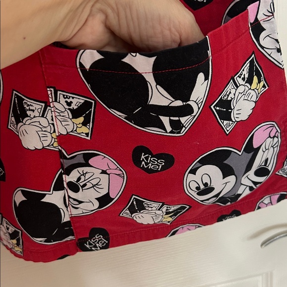 Disney Mickey n Minnie Mouse Scrub Top Nurse Work Shirt Utility w Pockets - Picture 7 of 10